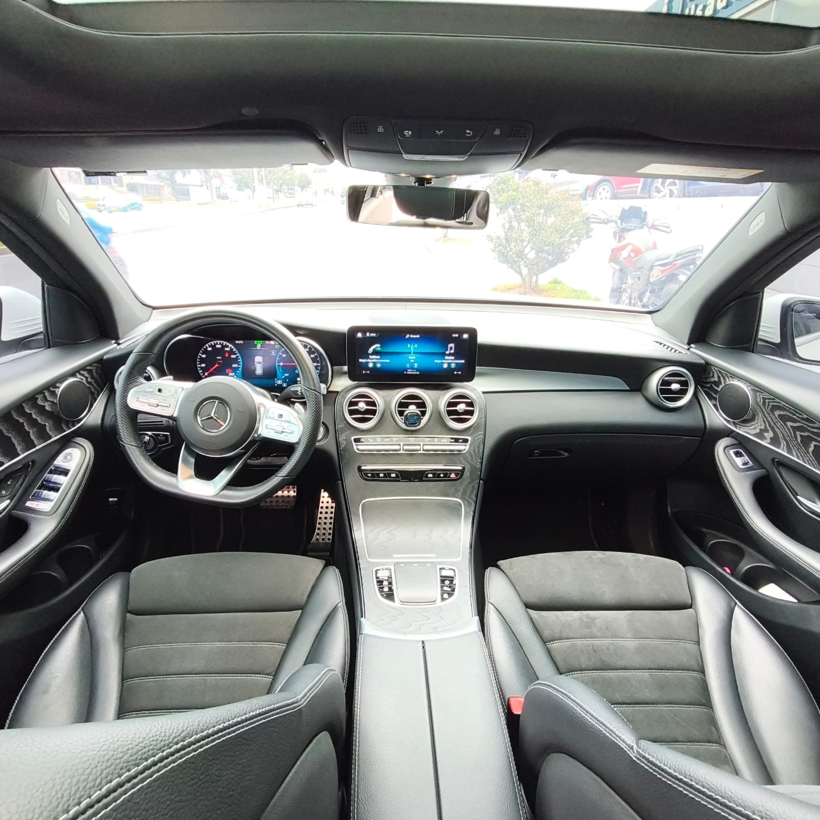 MERCEDES-BENZ GLC 300 HIBRIDA AMG 2022