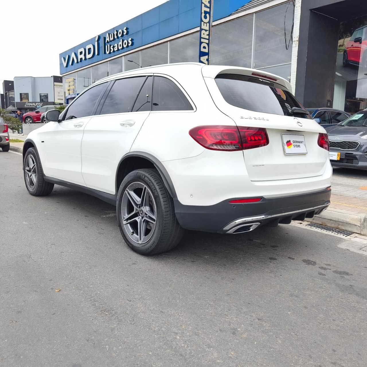 MERCEDES-BENZ GLC 300 HIBRIDA AMG 2022